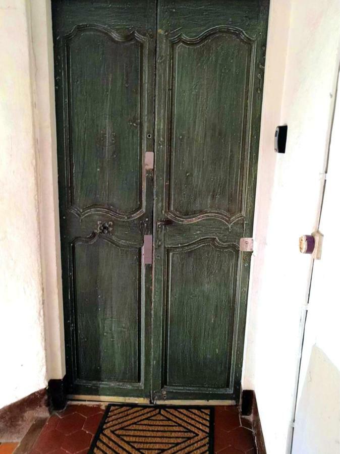 Beautifully Bright Apartment In Old Town 쎙뜨호뻬 외부 사진