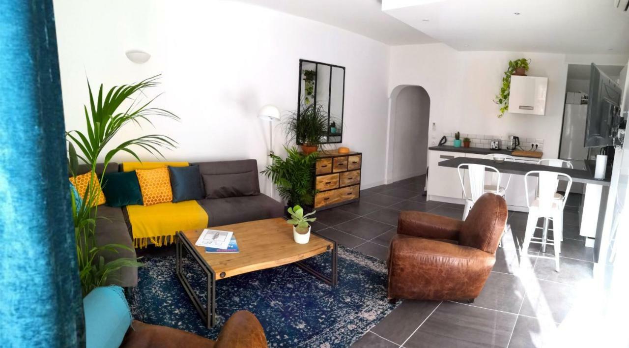 Beautifully Bright Apartment In Old Town 쎙뜨호뻬 외부 사진