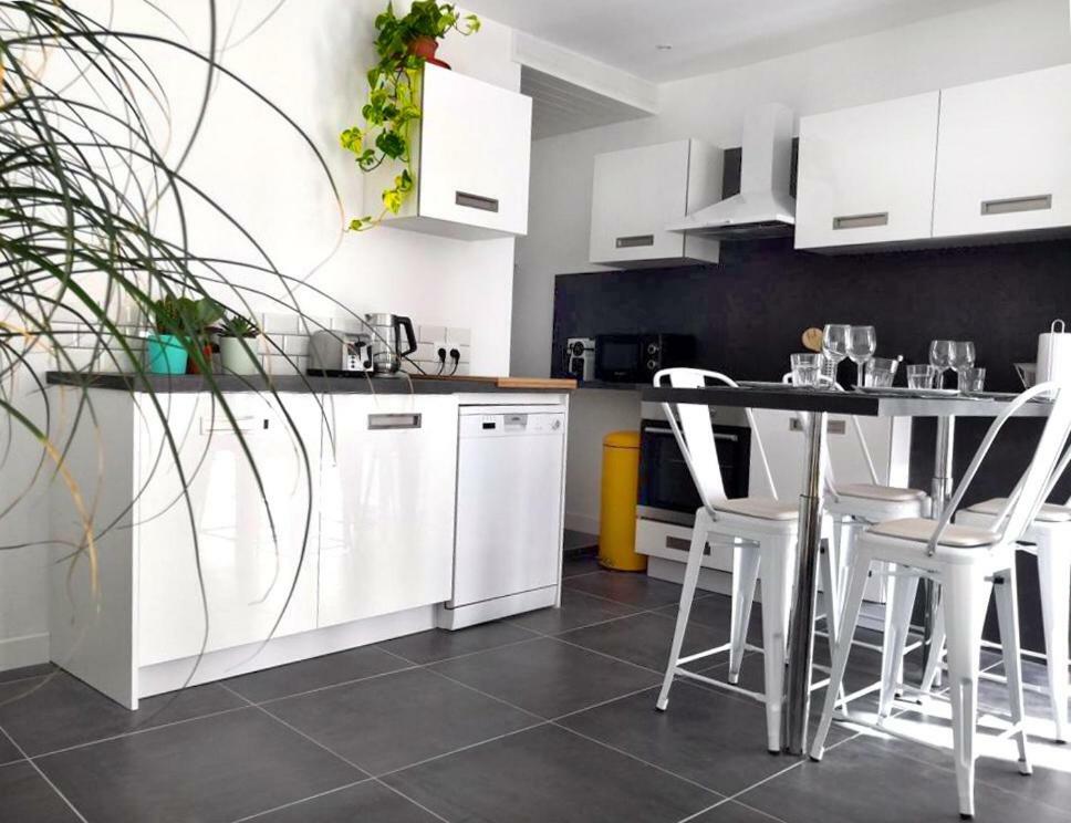 Beautifully Bright Apartment In Old Town 쎙뜨호뻬 외부 사진